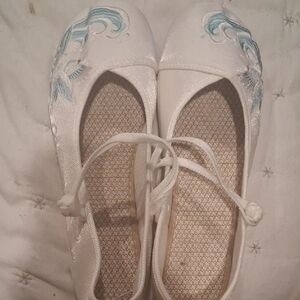 Elegant White Embroidered Women's Shoes